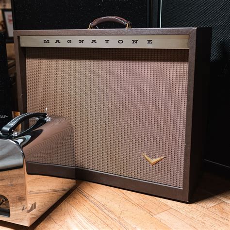 good amp for electric blues box guitar|magnatone blues amps review.